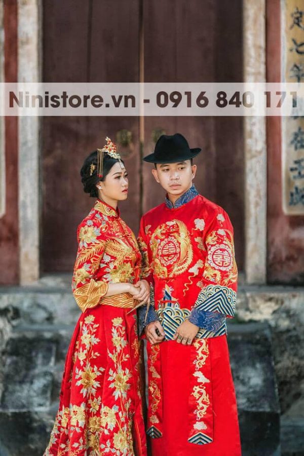 Tự tin, lạ mắt như đến từ một thời đại khác! Bộ ảnh cưới cổ trang Trung Quốc đẹp ngầu, tinh tế và đầy màu sắc. Hãy cùng đắm chìm trong không gian hoàng gia, nhồi nhét đầy sức lôi cuốn của những bộ váy hoa văn đậm chất Trung Hoa và những tà áo dài siêu dịu dàng. Bạn sẽ không thể bỏ lỡ trải nghiệm đẳng cấp này!